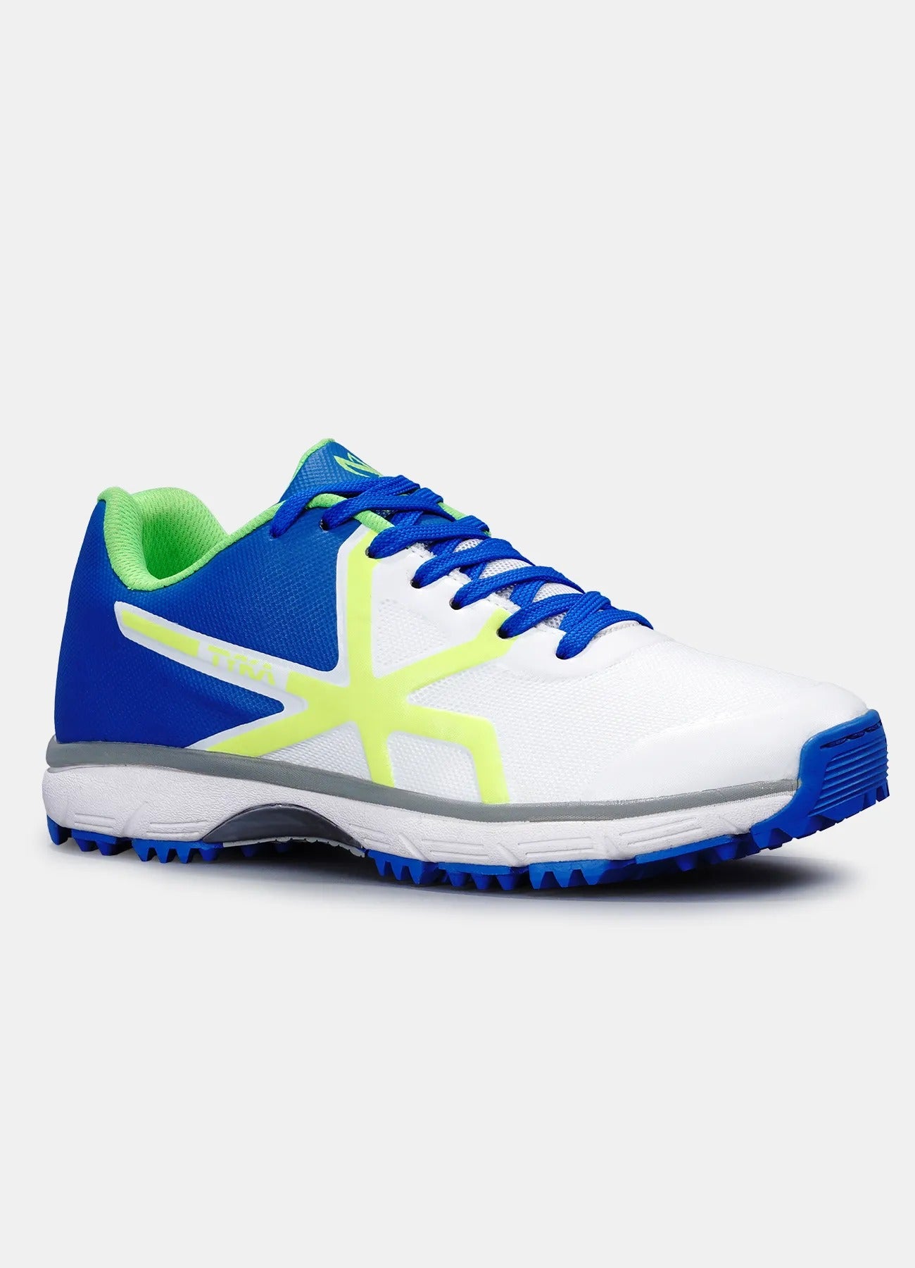 Tyka Champ 16 Junior Cricket Shoes