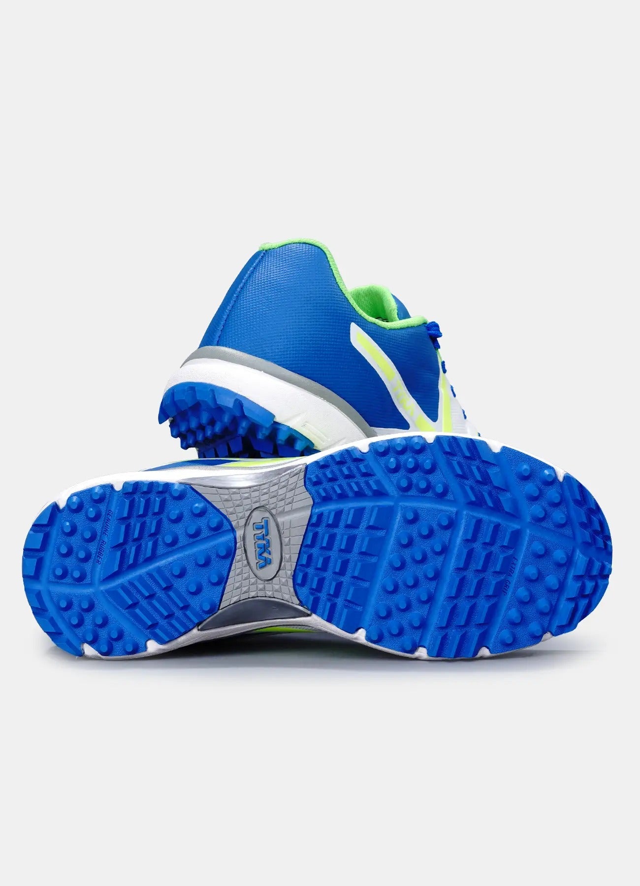 Tyka Champ 16 Junior Cricket Shoes