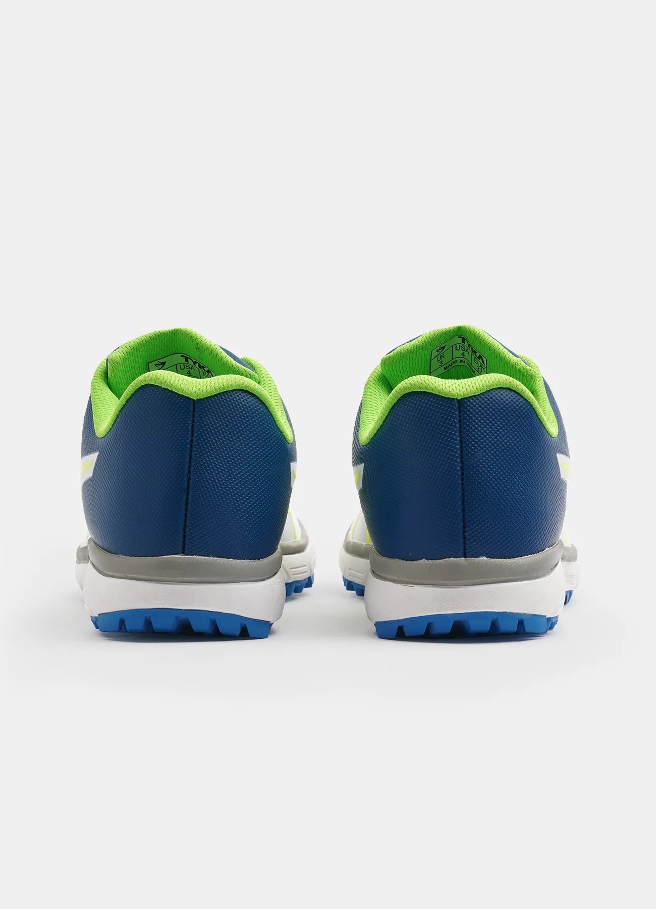 Tyka Champ 16 Junior Cricket Shoes