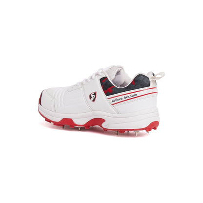 Cricket shoes with durable outsole for turf and hard pitch traction