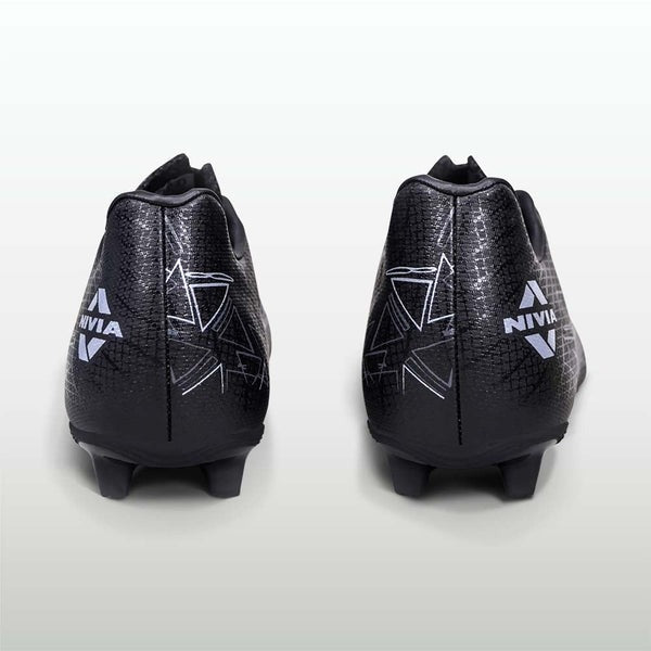 Laces and snug fit of the Nivia Carbonite 7.0 football boots