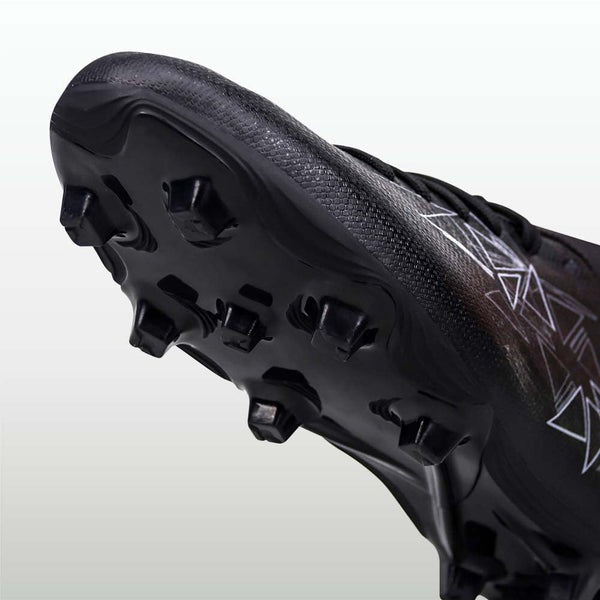 High-traction outsole of the Nivia Carbonite 7.0 football shoes