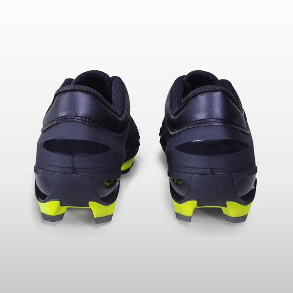Toe box of the Nivia Dominator 2.0 football shoes built for powerful shots