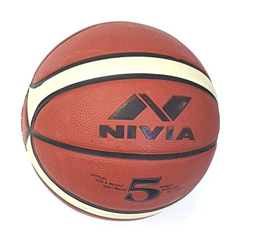 Nivia basketball with size 5 Close-up of the panels and grip on the Nivia Engraver size 5 basketball