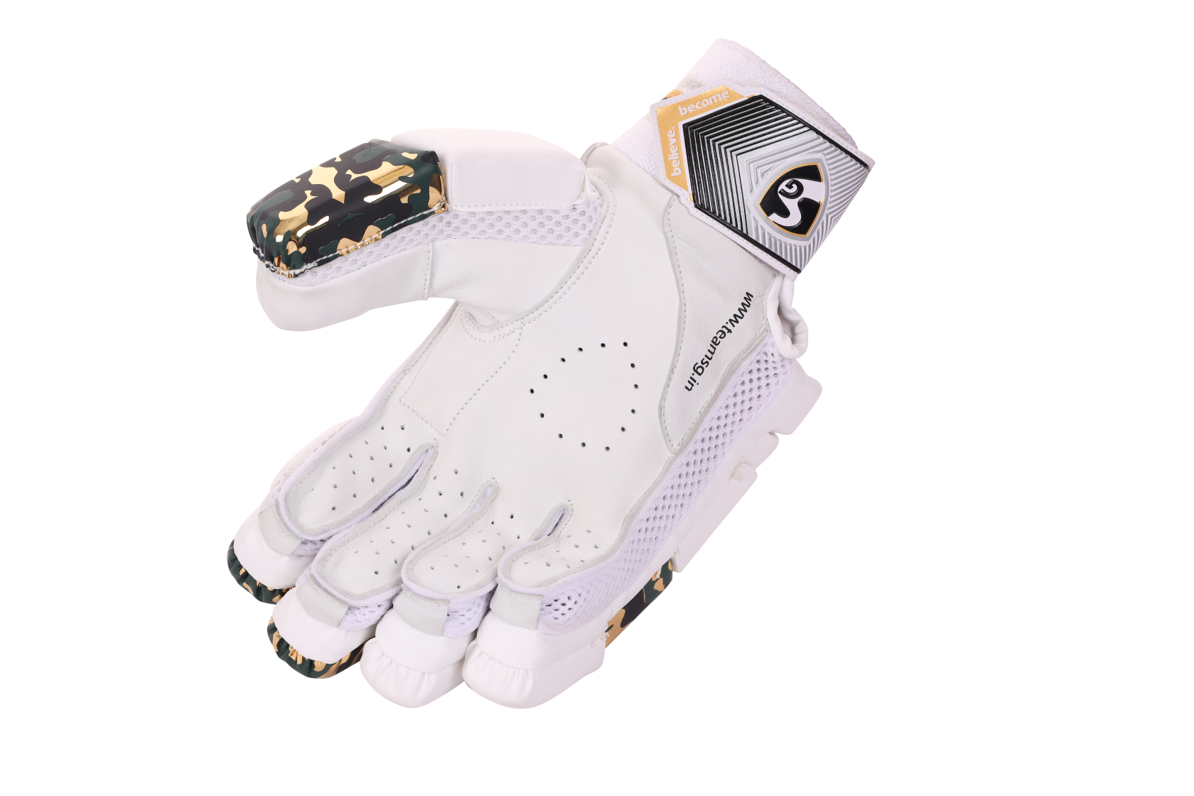 Wrist strap and cuff of the SG Savage Lite batting gloves