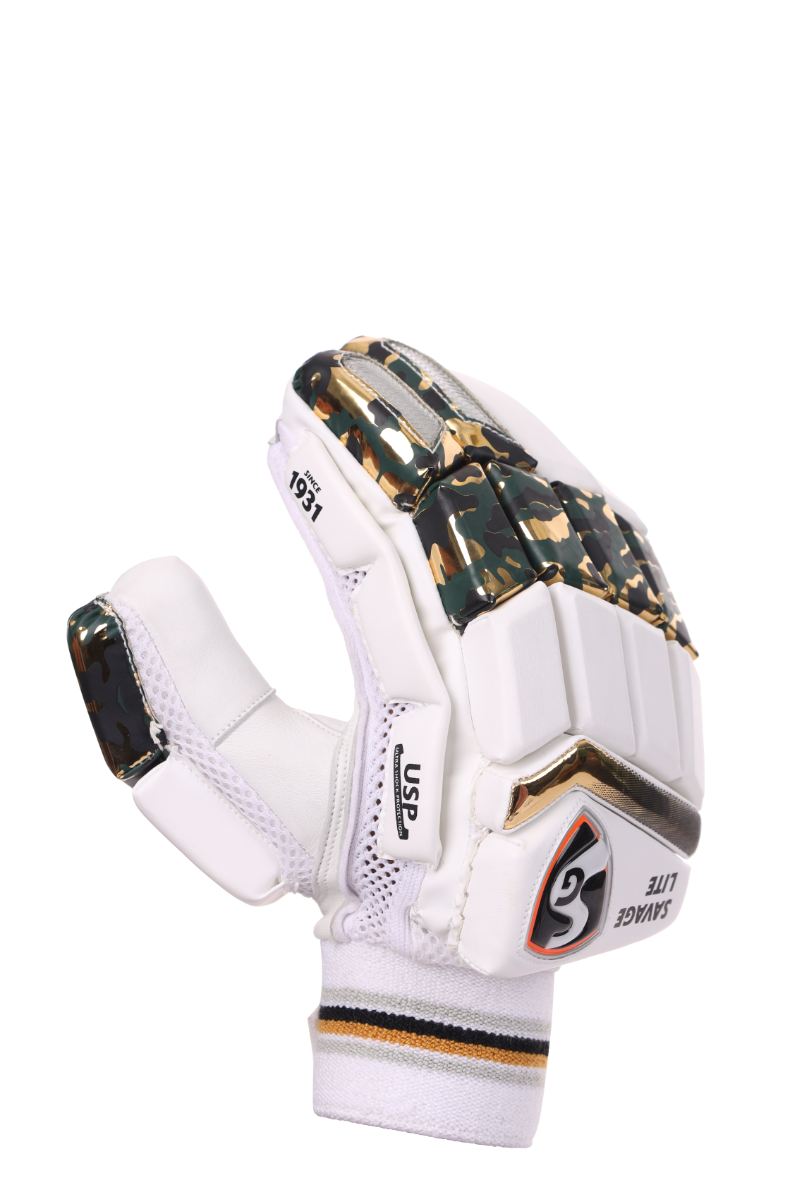 Light padded back of the hand on the SG Savage Lite batting gloves