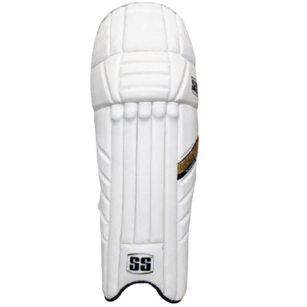 Bold style and design on the front of the SS Gladiator batting pads