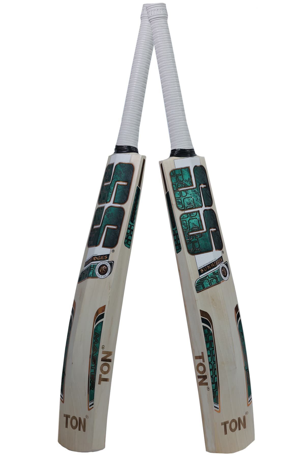 Grip and handle detail of the SS Master 1000 English willow bat