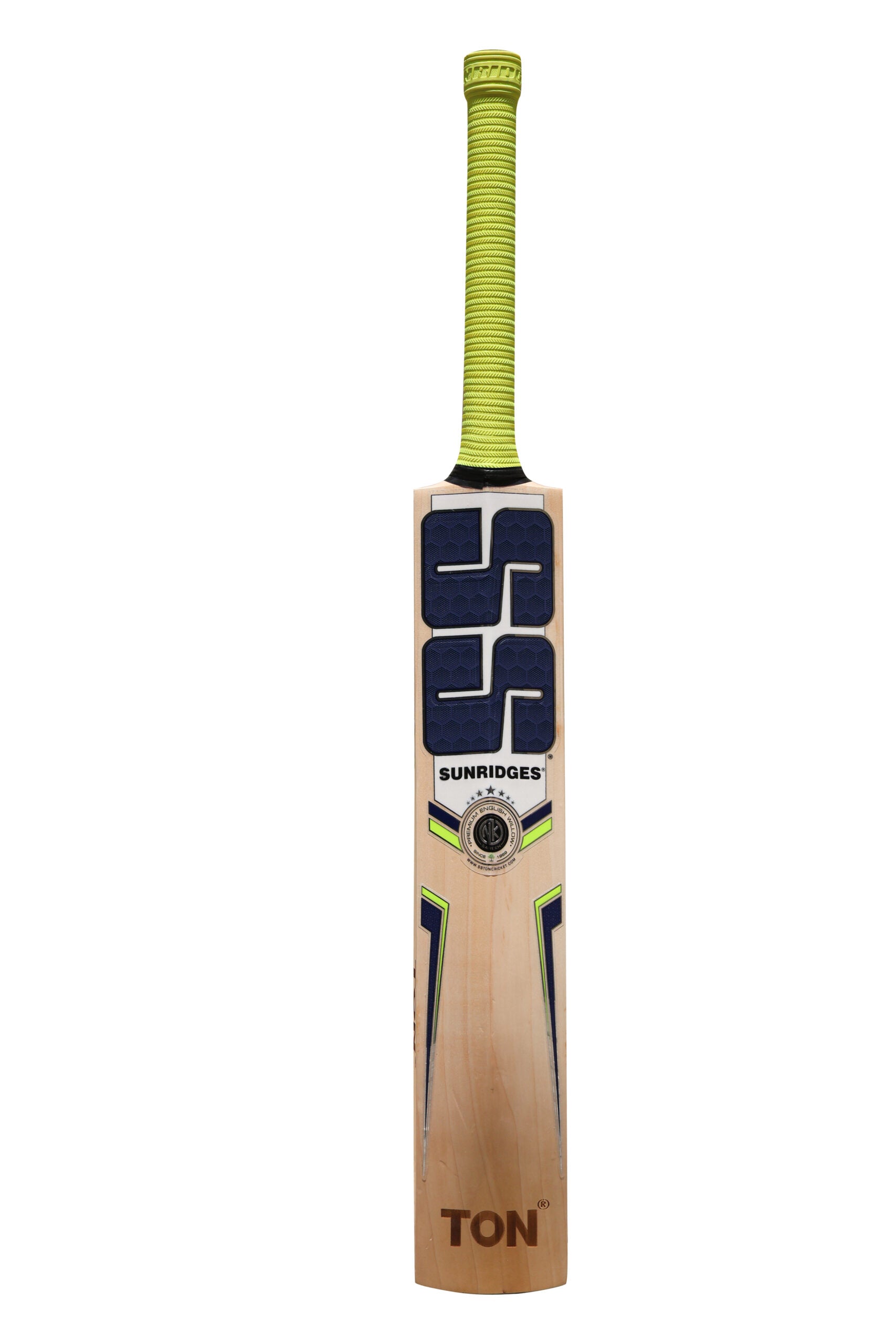 Spine and sticker on the back of the SS Waves cricket bat
